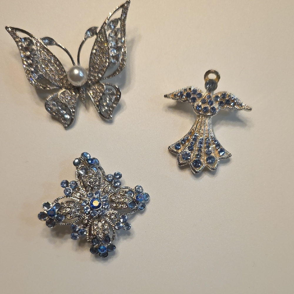 Lot of 3 Silver Brooches With Blue And Clear Crystals.